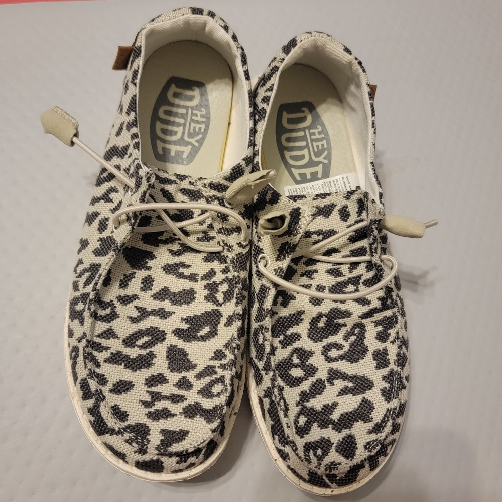 Hey Dude Wendy Woven Cheetah Grey Slip Ons Shoe SIZE 7 Womens